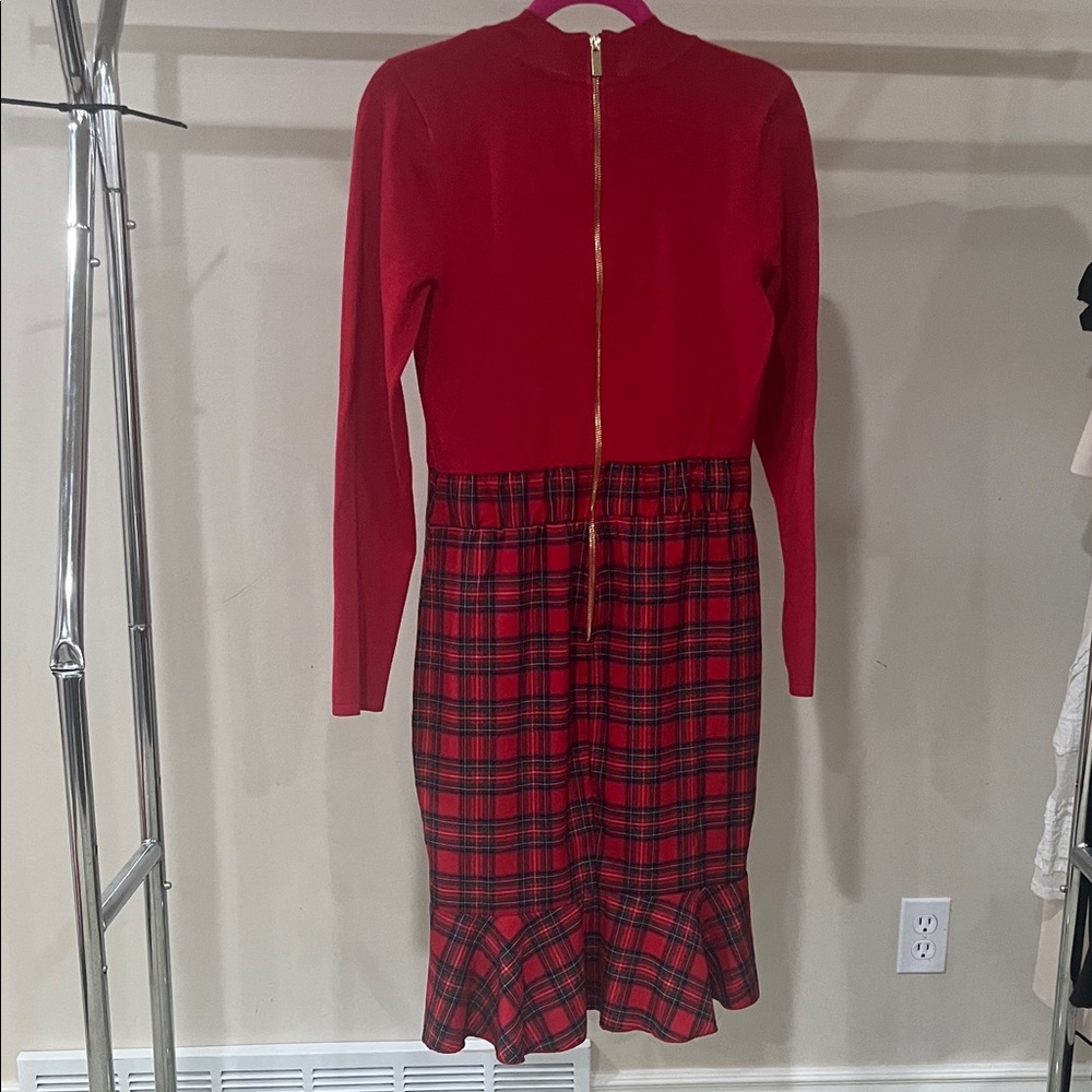 VENUS Classic Red Knitwear - Picture 3 of 3